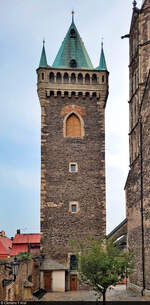Koln (CZ):  Gotischer Turm neben der Kirche St.