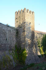 Einer der Trme der alten Stadtmauer im Zentrum von Barcelona.