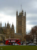 Der Victoria Tower ist ein 98,45 Meter hoher Turm des Westminster-Palastes, in dem sich das Archiv des House of Lords befindet.