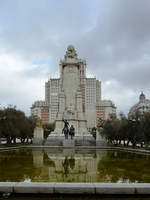 Das Miguel de Cervantes Saavedra gewidmete Denkmal auf dem Plaza de Espaa in Madrid.
