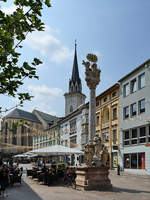 Die Heilige Dreifaltigkeits-Sule auf dem Hauptplatz von Villach.