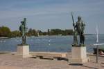 Am Hafen in Balatonfred in Ungarn am Balaton hat man sehr schne  Bronze Skulpturen aufgestellt.