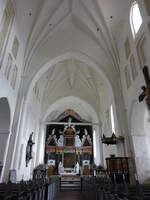 Kloster Brglum, gotischer Innenraum der Klosterkirche, dreischiffige Langhaus erbaut im 15.