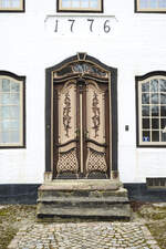 Eingangstr zum Pfarramt in Augustenburg auf der Insel Alsen (Nordschleswig).