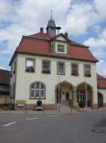 Adelshofen, altes Rathaus, erbaut von 1904 bis 1905 im Jugendstil durch Graf aus Mannheim (25.07.2016)