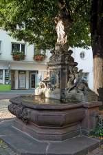Freiburg im Breisgau, der Unterlindenbrunnen steht seit 1890 auf dem Unterlindenplatz in der Altstadt, Sept.2011
