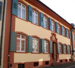 Freiburg,  Haus zum Landeck , wurde 1760 als Klosterhof erbaut und war nach 1827 Domherrenhaus, April 2015