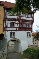 Riedlingen, das Mhltrle mit Wohnturm, erbaut im 15.Jahrhundert als Teil der Stadtbefestigung, Aug.2012
