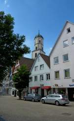 Biberach, Waagstrae mit der St.Martins-Kirche im Hintergrund, Aug.2012