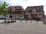 Mnzesheim, Fachwerkhaus und alte Schmiede am Kirchplatz (30.05.2015)