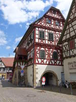 Steinheim an der Murr, altes  Fachwerk-Rathaus von 1686 (26.06.2016)