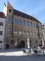 Augsburg, Maximilianmuseum am Fuggerplatz, erbaut von 1544 bis 1546 (03.04.2015)