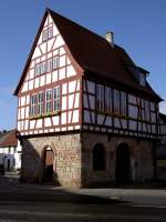 Pflaumheim, historisches Rathaus, erbaut 1548 (17.02.2012)