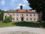 Schloss Stamsried, zweigeschossige Vierflgelanlage mit Walmdchern, erbaut im 17.