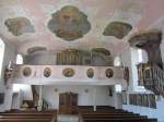 Gosheim, Orgelempore mit Sandner Orgel von 1898 und barocke Kanzel der Pfarrkirche (15.06.2013)