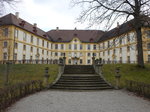 Schloss Rentweinsdorf, erbaut von 1750 bis 1762 von Johann David Steingruber, dreigeschossige Dreiflgelanlage mit Mansarddach (24.03.2016)