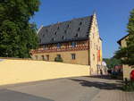 Thngen, Burgsinnschlo, dreigeschossiger Satteldachbau mit Treppengiebeln und Zierfachwerkobergeschoss, erbaut ab 1536 (26.05.2018)
