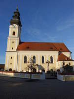 Mariakirchen, Maria Himmelfahrt Kirche, Sptbarockbau von Niklas Wolf, erbaut 1741, Westturm von 1756 (20.11.2016)
