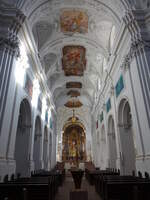 Wrzburg, barocker Innenraum der Neumnsterkirche St.