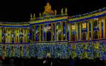 Das Gebude der Juristischen Fakultt der Humboldt-Universitt zu Berlin am Bebelplatz wurde anlsslich des  Festival of Lights / Berlin leutet  spektakulr illuminiert.