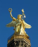 Viktoria - auch Goldelse genannt - strahlte am 10.01.2017 im Sonnenschein auf der Berliner Siegessule.