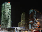  Berlin leuchtet  mit Lichtprojektionen auf dem verregneten Potsdamer Platz in Berlin.