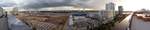 Panoramablick von der Dachterrasse eines Wohnhauses auf einen Teil der Hamburger Hafencity am 15.9.2018: von links: Hafenuniversitt, Baakenhafen mit dem im Bau befindlichen Baakenquartier,