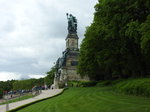 RDESHEIM und das NIEDERWALD-DENKMAL hoch ber der Weinstadt am 15.5.2016-  am 28.9.1883 eingeweiht sollte es an die Einigung Deutschlands 1871 erinnern.