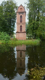 Der separate Glockenturm der rmisch-katholischen Kirche St.