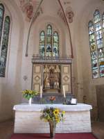 Verchen, Altar und Chorfenster der Klosterkirche St.