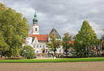 Bomann-Museum mit Turm der Stadtkirche am 06.10.2020 in Celle.
