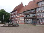 Duderstadt, Schtzenbrunnen und Hessesches Haus in der Marktstrae (29.06.2023)