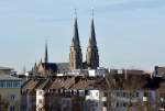 Bonn - die Trme der Stiftskirche ragen aus dem Husermeer - 16.12.2013
