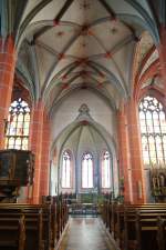Schlosskirche in Schleiden, erbaut von 1516 bis 1525 durch das Adelsgeschlecht derer von Manderscheid, sptgotischer Hallenbau (06.08.2011)