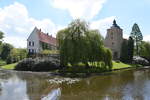 STEINFURT, Ortsteil Burgsteinfurt (Kreis Steinfurt), 13.05.2017, Blick auf einen Teil des frstlichen Schlosses; hierbei handelt es sich um die lteste Wasserburganlage Westfalens, die auf