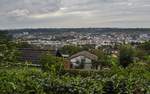Blick von der Klein-Garten-Anlage  Im Springen  auf die laut Bundesamt fr Statistik!!! grnste Grostadt Deutschlands Wuppertal.