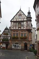 Altes Fachwerkhaus an der Mosel in rzig am Marktplatz gesehen am 08.1902013.