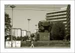 Chemnitz, wie es dort wirklich aussieht: Verteilerksten, Laternenmasten, Karl-Marx,  moderne  Architektur.