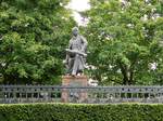 Sdroute der Strae der Romanik: Bad Ksen, Saaleck, Rudelsburg: Das Jung-Bismarck-Denkmal wurde 1895/96 aus Anlass des 80.