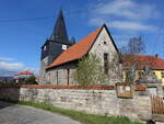 Kleinliebringen, evangelische Dorfkirche, erbaut um 1200, Kirchenschiff verlngert im 18.