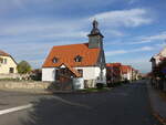 Mechelroda, evangelische Dorfkirche, verputzte Saalkirche, erbaut 1707 (21.10.2022)