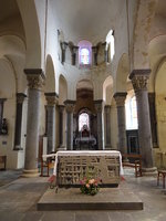 Volvic, Altar und Chor in der St.