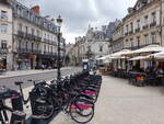 Dijon, historische Gebude am Place du Theatre (01.07.2022)