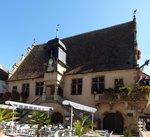 Molsheim, das schmucke Renaissancegebude auf dem Marktplatz ist die  Metzig , das Haus der Metzgereiinnung aus dem 16.Jahrhundert, Sept.2016