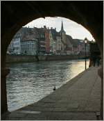 Ein Spaziergang entlang der Ill in Strasbourg.