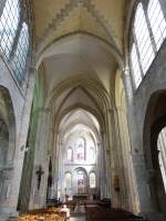 Etampes, Mittelschiff und Chor der Notre-Dame-du-Fort Kirche (18.07.2015)