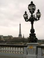 Aussicht auf den Eiffelturm von der Pont des Invalides.