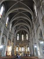 Lourdes, Innenraum der Basilika Notre-Dame-de-l’Immacule-Conception (01.10.2017)