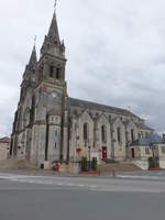 Essarts-en-Bocage, neugotische Kirche Saint-Pierre, erbaut im 19.
