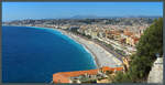 Blick vom Burgberg auf die Stadt Nizza mit der Strandpromenade  Promenade des Anglais , die sich 7 km entlang der Kste zieht.